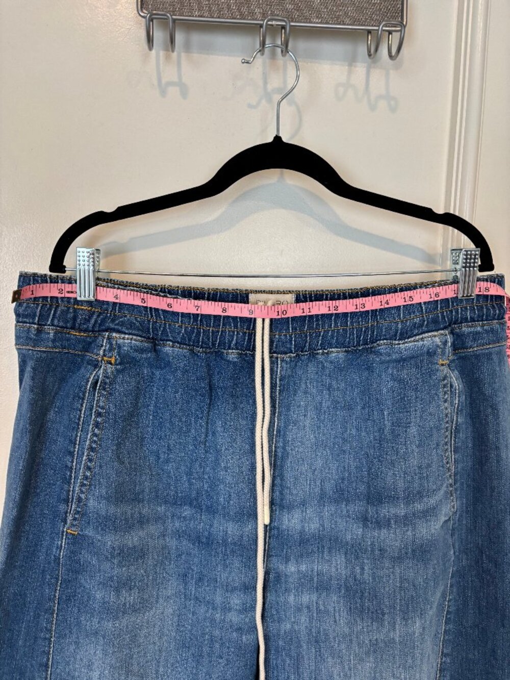 Pilcro "The Izzie" Relaxed Pull-on Barrel Jeans (XLP) - Picture 6 of 11